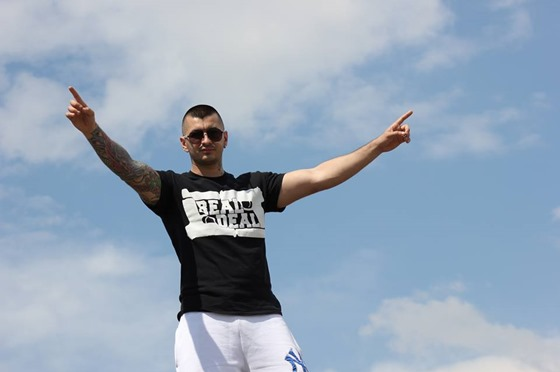 Tarzy s-a supărat pe Abi Talent pe motiv că nu ar fi acceptat să facă o poză cu o adolescentă