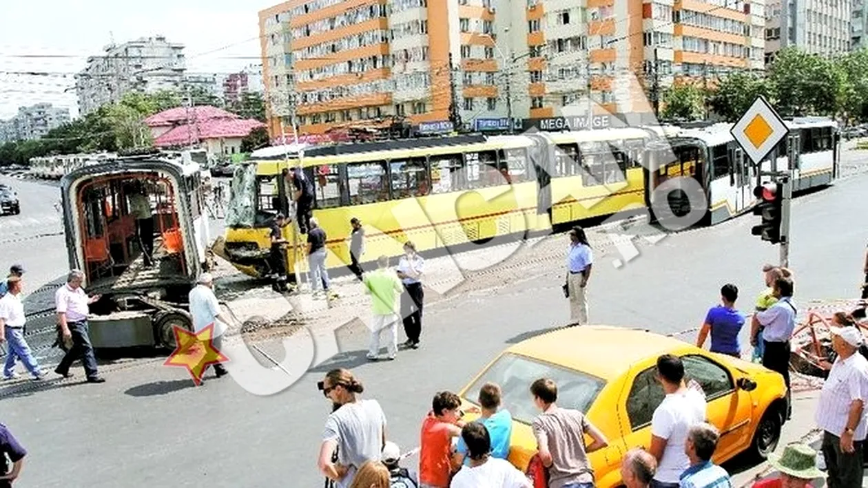 Salvatorul calatorilor raniti in urma ciocnirii a doua tramvaie in Rahova: Nu se ajutau intre ei pentru ca erau in stare de soc