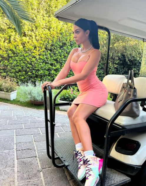 Georgina Rodriguez, iubita lui Cristiano Ronaldo, apariție incendiară pe Instagram, la scurt timp după a fost pus sub acuzare de Federație Engleză de Fotbal | GALERIE FOTO