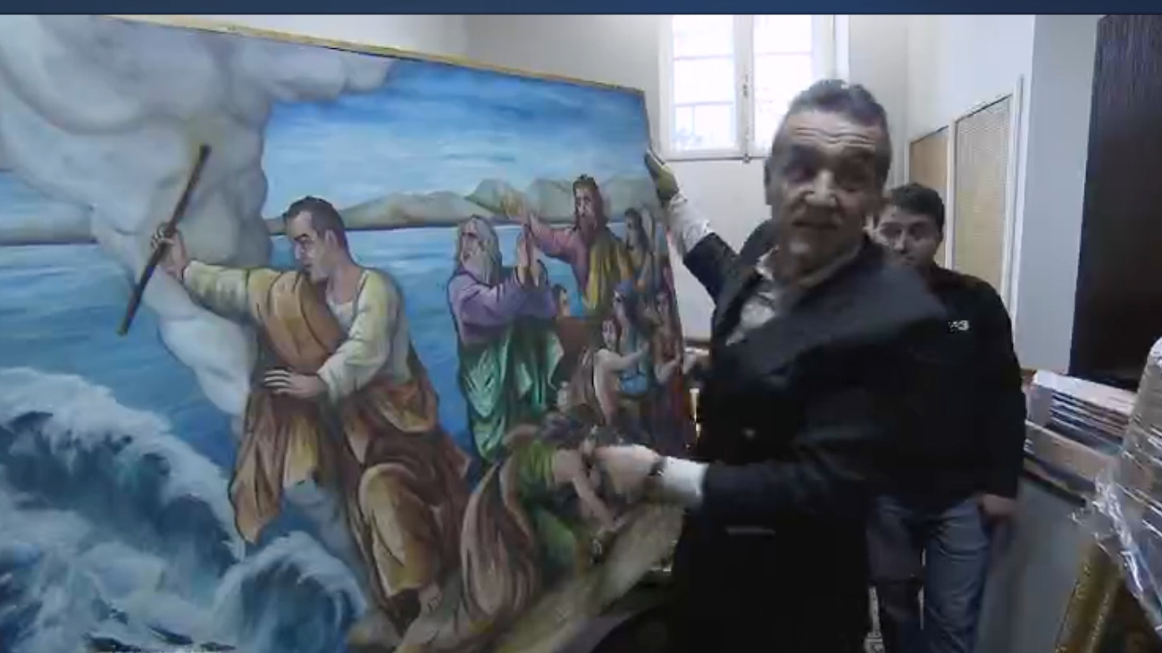 Cum il vad francezii pe Becali? “Are o figura a la Robert de Niro si palat ca Muzeul Rodin! Marea sa specialitate: sa dea bani"