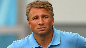 In timp ce meciurile fostei sale echipe sunt anchetate in "mafia pariurilor", in Singapore, Dan Petrescu face balturi la cai!
