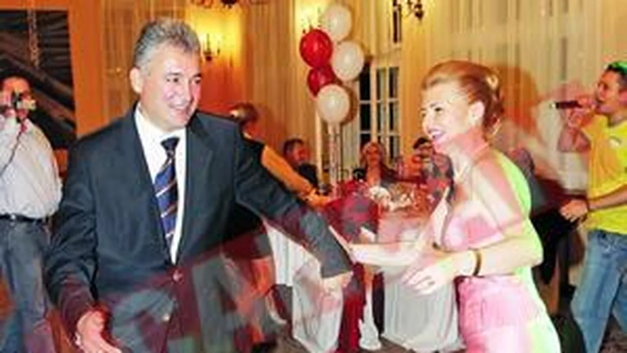 Familia Videanu, petreceri in pijama