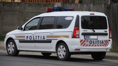 Cele cinci persoane, acuzate că au urcat cu forța o fată în mașină, au fost arestate