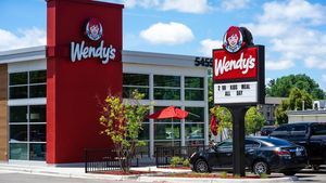 Ce salarii oferă Wendy’s în București sau Iași. Angajații primesc și tichete de masă de 30 de lei