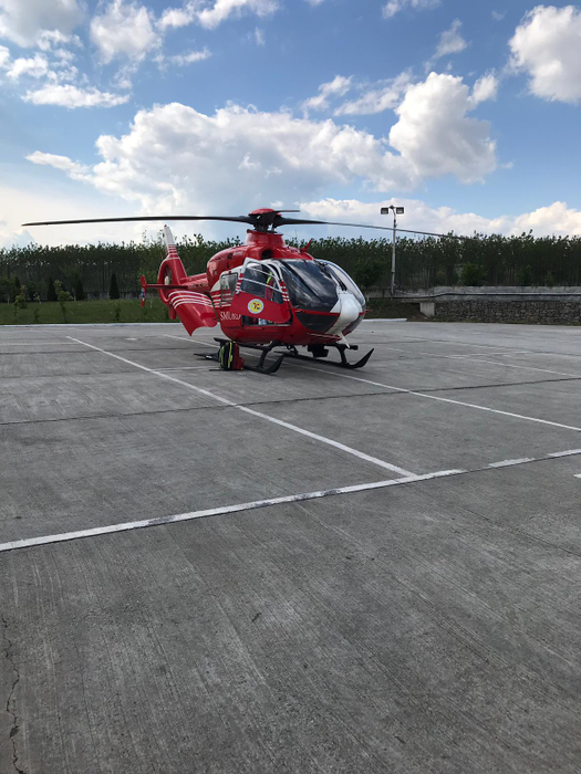 Accident de muncă înfiorător în Prahova! Bărbatul rănit grav a fost adus cu elicopterul SMURD în București