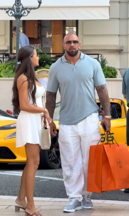 Alex Bodi a rupt norma la Monaco! Imagini virale cu noua iubită și bolidul Ferrari