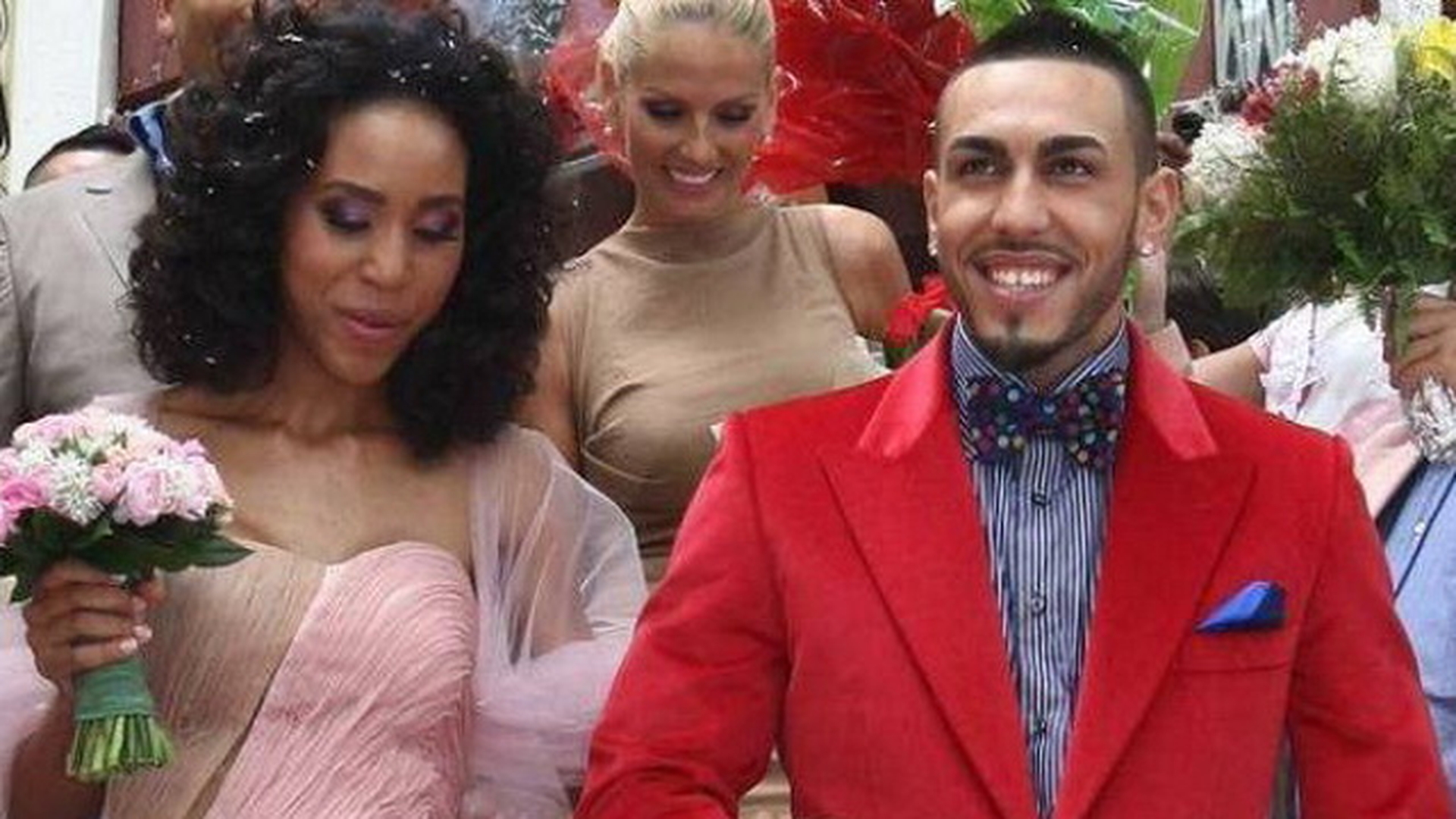 Dezvaluiri despre divortul lui Alex Velea! Cum a trecut fosta sotie a cantaretului peste despartirea de acesta