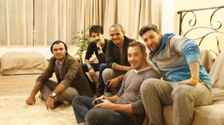 Smiley are o noua metoda de a-si antrena concurentii de la "Vocea Romaniei"! I-a "legat" la Playstation!