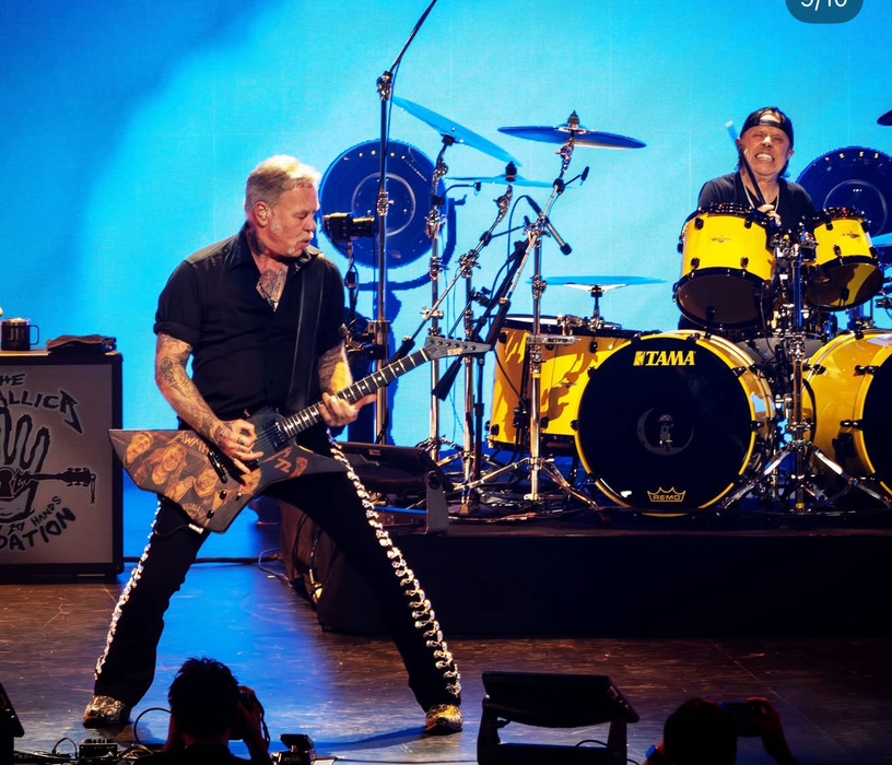 Jams Hetfield, fan al creațiilor românului Dino Muradian
