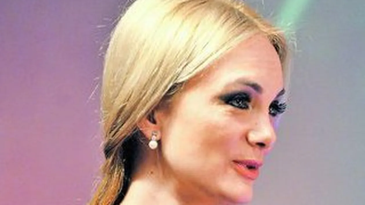 Femeile care raspund pentru guvernanti seamana bine intre ele. Purtatoare de cuvant la indigo!