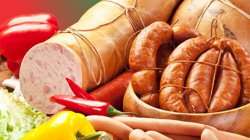 Bomba alimentara pe care o consuma toti romanii! Cele mai periculoase alimente sunt mezelurile iar rezultatul e devastator!