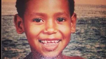 Pustiul din fotografie a ajuns cel mai bine cotat fotbalist din Romania! Doar unul din 10 microbisti ghiceste cine e!