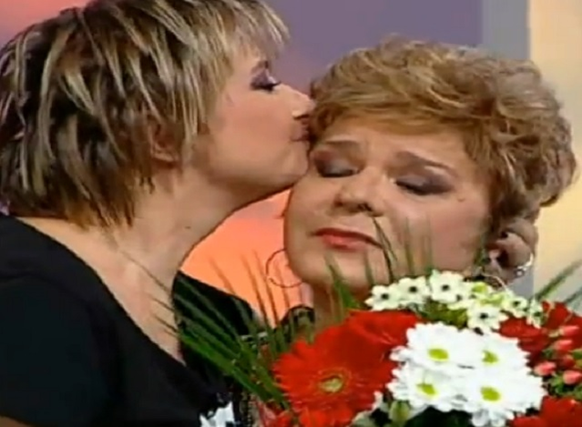 Anamaria Prodan le-a cerut medicilor să nu spună nimic despre starea de sănătate a mamei ei: „Nu putem da detalii!”