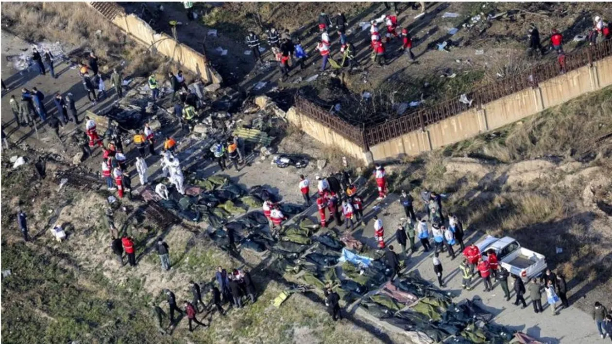 A fost filmat momentul când avionul ucrainean este lovit de rachetă! VIDEO