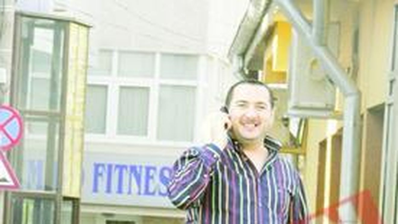 Leo de la Strehaia a sutit cocoseii sa achite camatarii