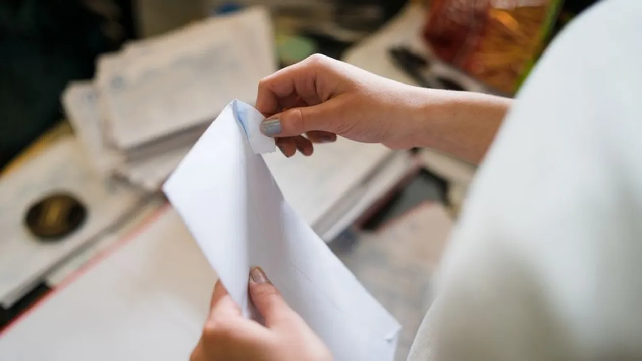 Vecinii s-au plâns de zgomotele provenite din apartamentul unei femei, fără să știe că erau în urma unei operații suferite