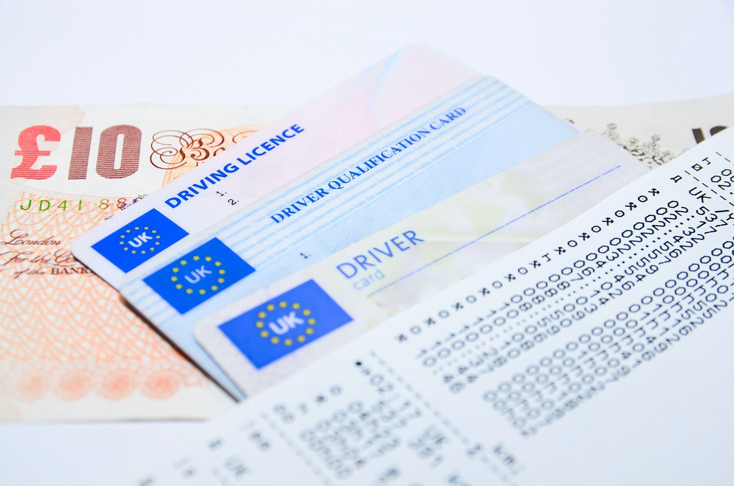 Prețul cursurilor pentru școala de șoferi diferă în funcție de categoria de permis (Sursă: Pixabay)
