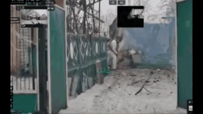 Trei soldați ruși s-au predat în fața unui robot de luptă ucrainean. Videoclipul a devenit viral pe internet