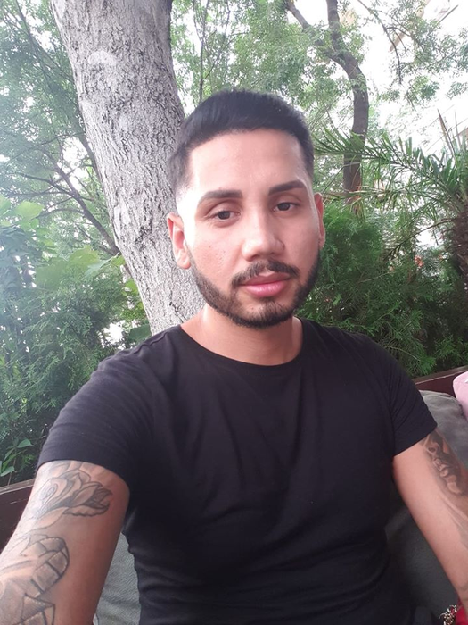 Cu siguranță regretă! Cum arată acum Adrian, primul bărbat din România care și-a pus silicoane, la 7 ani de la operație