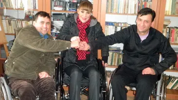 Roxana Ciuhulescu a invatat sa manevreze un scaun cu rotile