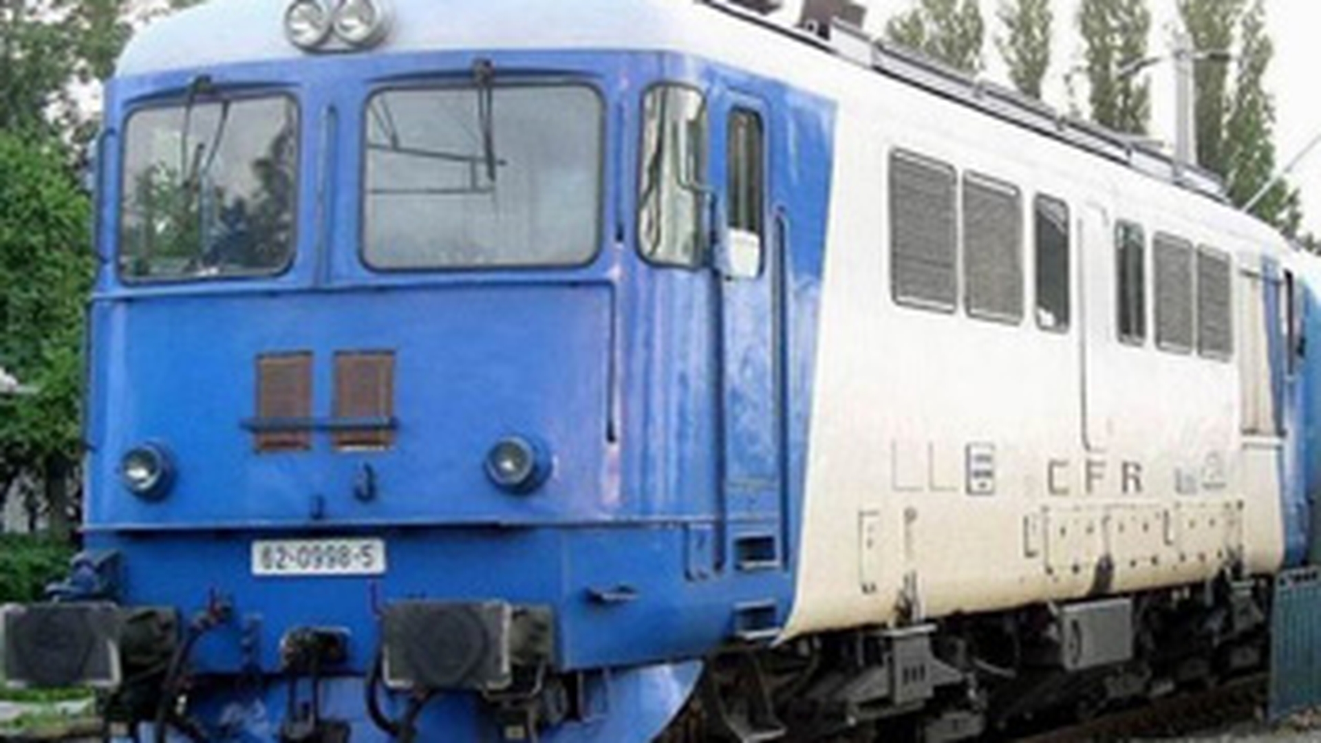 Un batran din Radauti a fost calcat de tren cand vorbea la telefon!