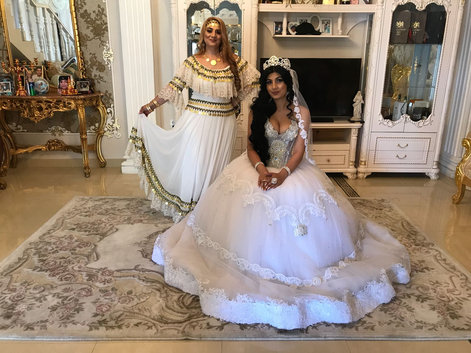 Vrăjitoarea Vanessa și nora ei