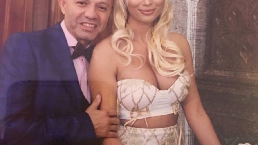 Nicolae Guţă se pregăteşte să devină din nou tată. Cum a fost surprinsă soţia lui, Cristina