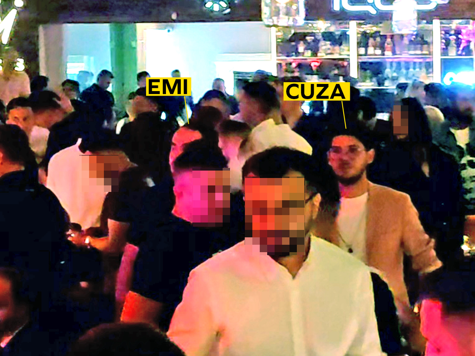 S-au învârtit, s-au răsucit, au aruncat priviri... dar degeaba / (Sursa: CANCAN.RO)