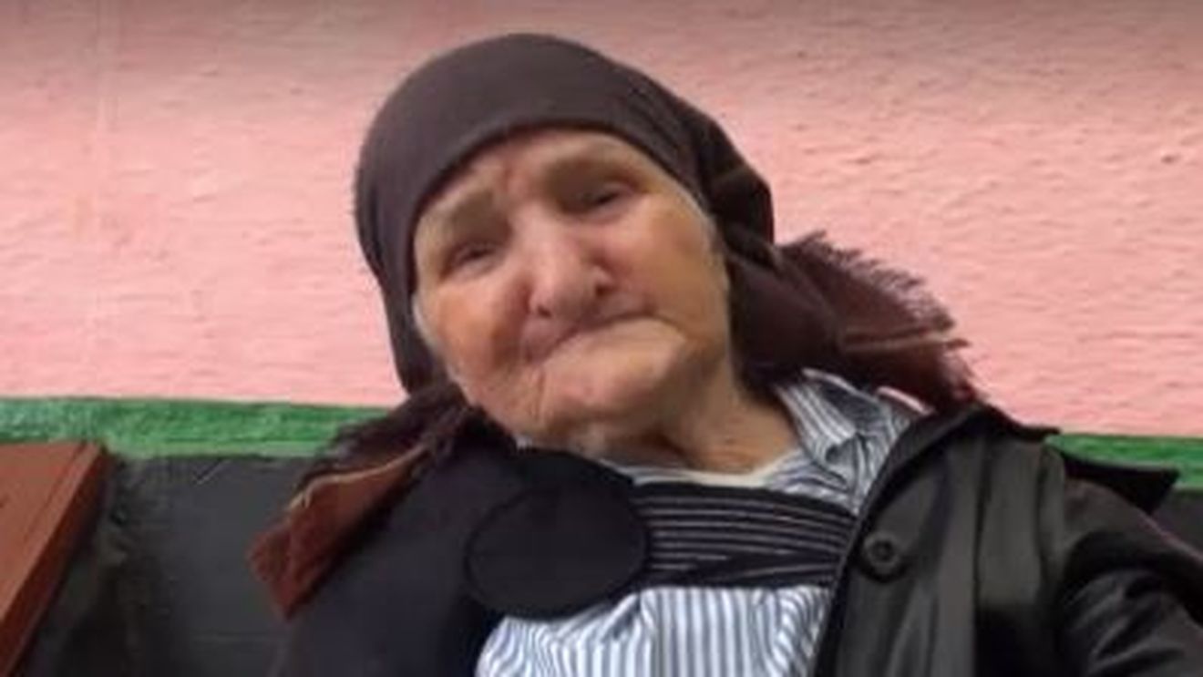Caz incredibil în Neamț. Bătrână în vârstă de 82 de ani, la un pas să fie aruncată într-o fântână, chiar de fiul ei. “Dumnezeu m-a îmbărbătat de am scăpat cu zile”