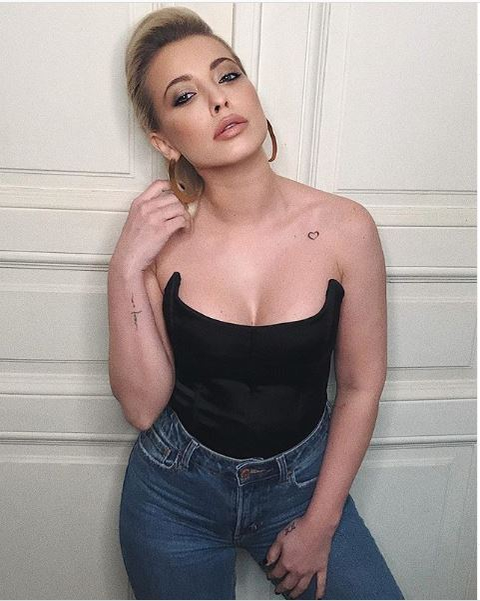 Alexandra Stan și Adriana Rusu au încins atmosfera pe plajă! Cele două cântărețe au făcut topless, iar imaginile i-au înnebunit pe bărbați