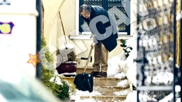 Ilie Nastase isi mentine conditia fizica prin munca domestica! A dat la lopata zapada din fata casei