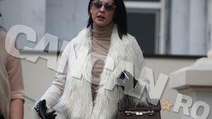 Am fotografiat-o pe ”Zână” la un salon de masaj… thailandez! Pe vremuri, Tuncay o ”răsfăţa” pe Andreea la domiciliu!