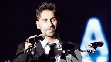 Connect-R se roaga inainte de concerte: Sfantul Cuvant mi s-a dat in familie inca din copilarie. Nu am o comunicare zilnica cu Dumnezeu