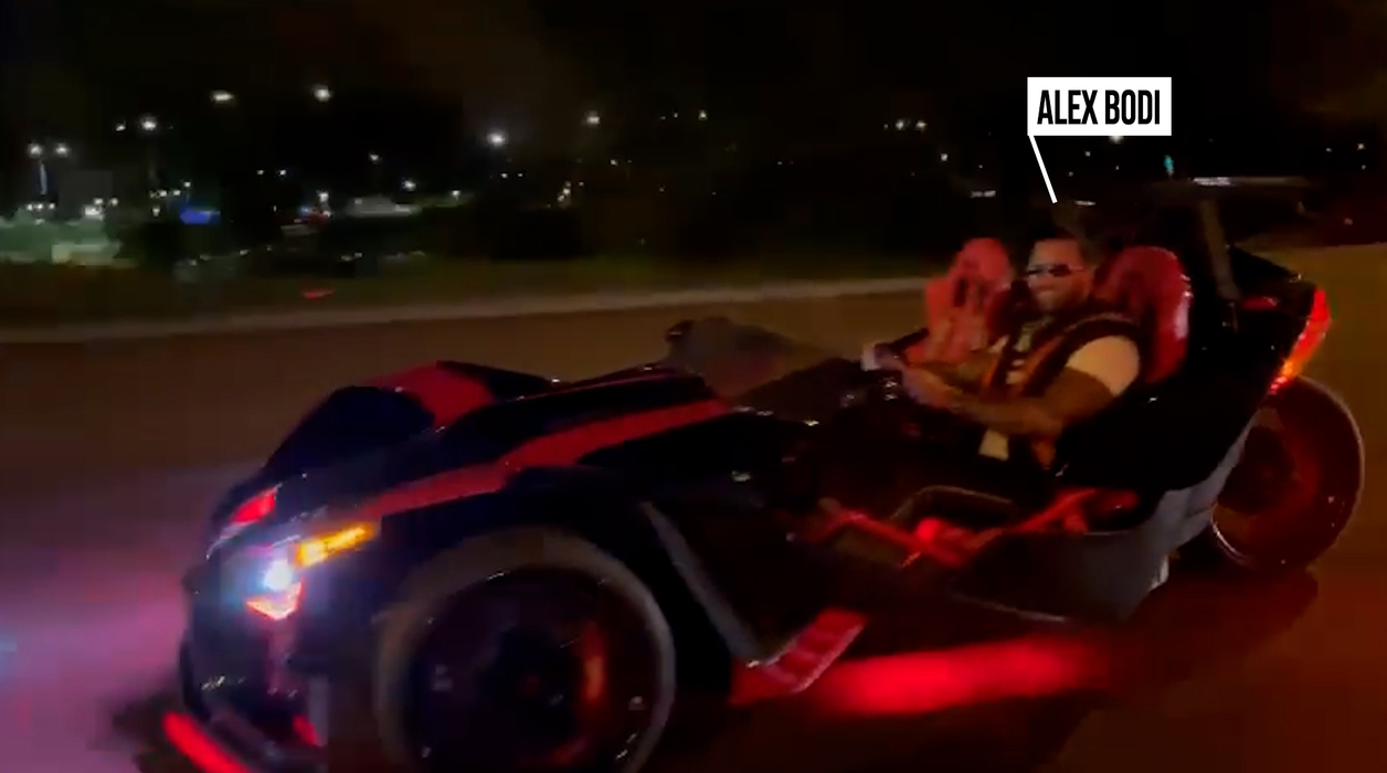 Alex Bodi și noua lui "jucărie", un Polaris Slingshot, ediție limitată
