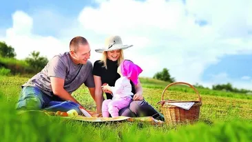 Cum sa avem o iesire in natura fara probleme. Pericolele ascunse din iarba