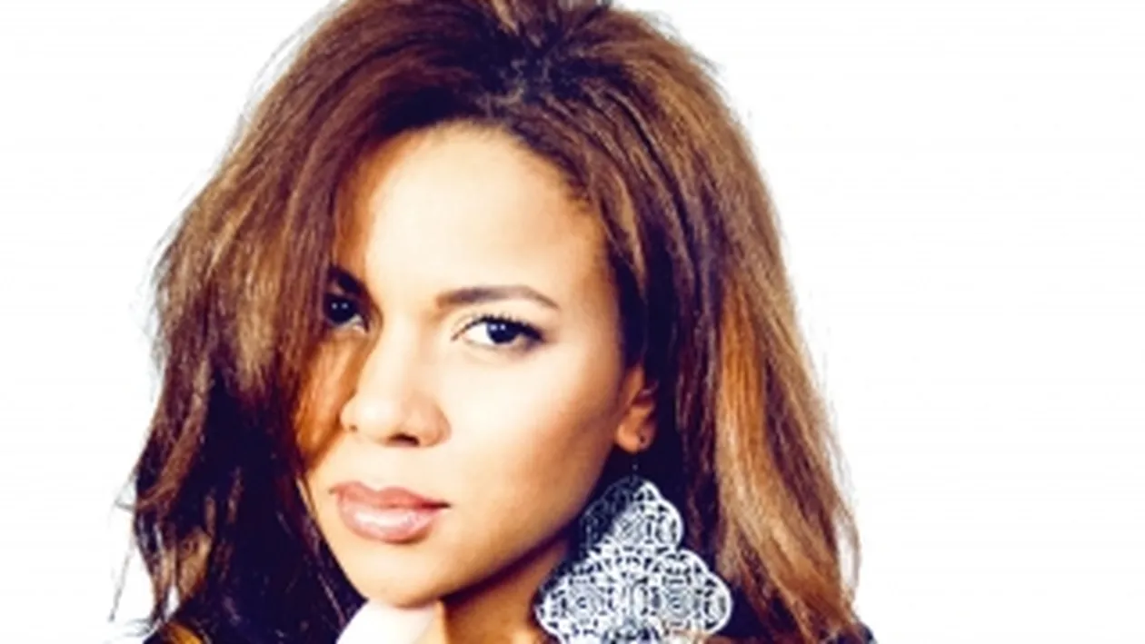 Incredibil! Bleont s-a dat si la alte fete din trupa si a amenintat-o si pe Nadine cu pumnul pe scena in fata salii pline ca n-a vrut sa faca sex cu el! Vezi ce spune si sotia actorului!