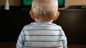 Dependenta de televizor are efecte catastrofale asupra copiilor