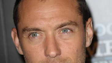 Jude Law a chelit dramatic in numai cateva luni. Vezi aici cum a ajuns sa arate!