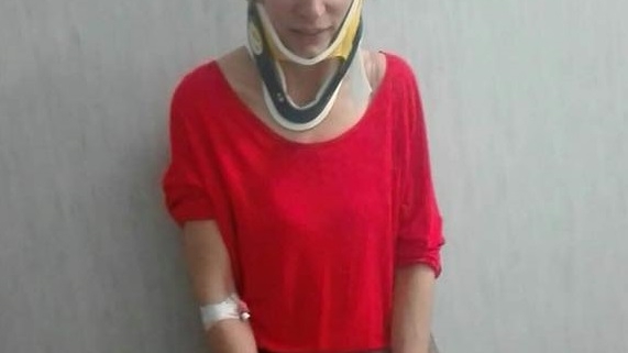 O mamă din Sibiu a fost bătută de un alt șofer în maşină, sub ochii îngroziți ai copiilor ei: “SB 69 PAO îmi taie calea și se pune în fața mea la semafor”