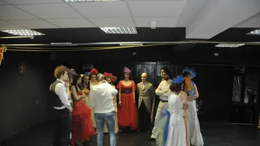 S-a intors pe banicile scolii. Dupa leucemie, actorul Mircea Anca isi face revenirea pe scena Facultatii de Actorie