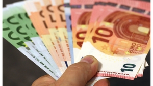Fiecare român a ajuns să fie dator cu 7.500 de euro. Creanța produsă de statul român a atins un nivel istoric