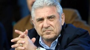 Ioan Becali, scos din minti de un detinut care i-a remarcat ERECTIA: "Ce bombonica frumoasa ai" Ce a raspuns "mafiotul"