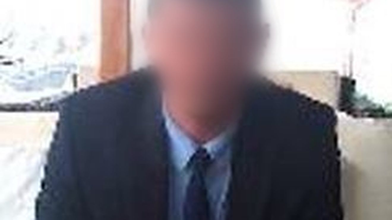 Santaj sexual fara precedent in curtea SRI! Un ofiter secret este anchetat dupa ce iubitul a publicat poze indecente pe net!