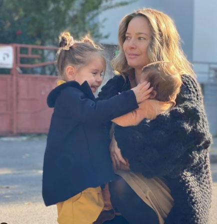 Laura Cosoi, siluetă de invidiat după ce a născut. Câte kilograme a dat jos vedeta