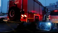 Incendiu într-un mall din Capitală. Mai multe echipaje de pompieri încearcă să stingă focul. Avem primele imagini