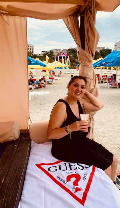 Primele poze cu Minodora în costum de baie, după ce a slăbit 38 de kg! A zis că nu se va fotografia nici pe bani astfel, dar s-a răzgândit