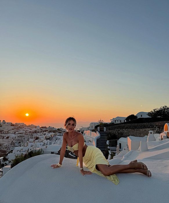 Diana Munteanu a dat România pe Santorini. Imagini spectaculoase din escapada în Grecia