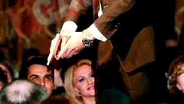 Radu Mazare a iesit cu pistolul in public