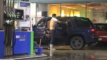 Radu Mazare Jr. a fost asteptat cu alai la venirea in Romania. Vezi care a fost primul lucru pe care l-a facut după ce a aterizat!