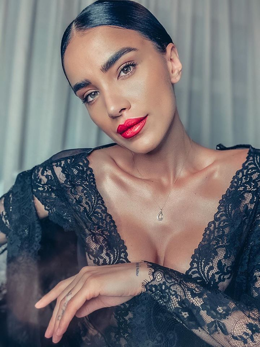 Adelina Pestrițu, criticată dur și jignită pe Instagram: “Ce urât ți se văd oasele”! Cum a răspuns vedeta cârcotașilor